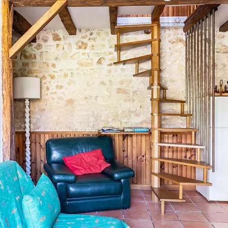 Petite Maison Bord De Riviere Chire-en-Montreuil