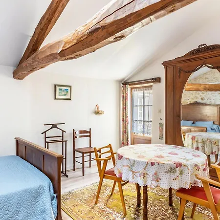 Petite Maison Bord De Riviere * Chire-en-Montreuil