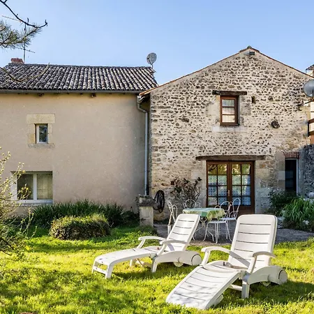 Сasa de vacaciones Petite Maison Bord De Riviere Chire-en-Montreuil