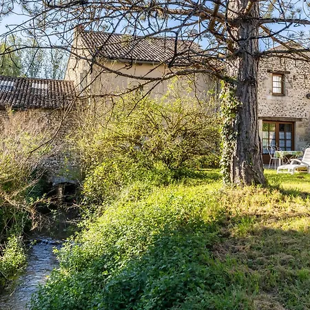 Petite Maison Bord De Riviere Chire-en-Montreuil
